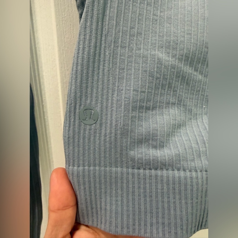 Lululemon Ebb to Street Long-Sleeve Shirt Chambray (Size 2) - Picture 9 of 10
